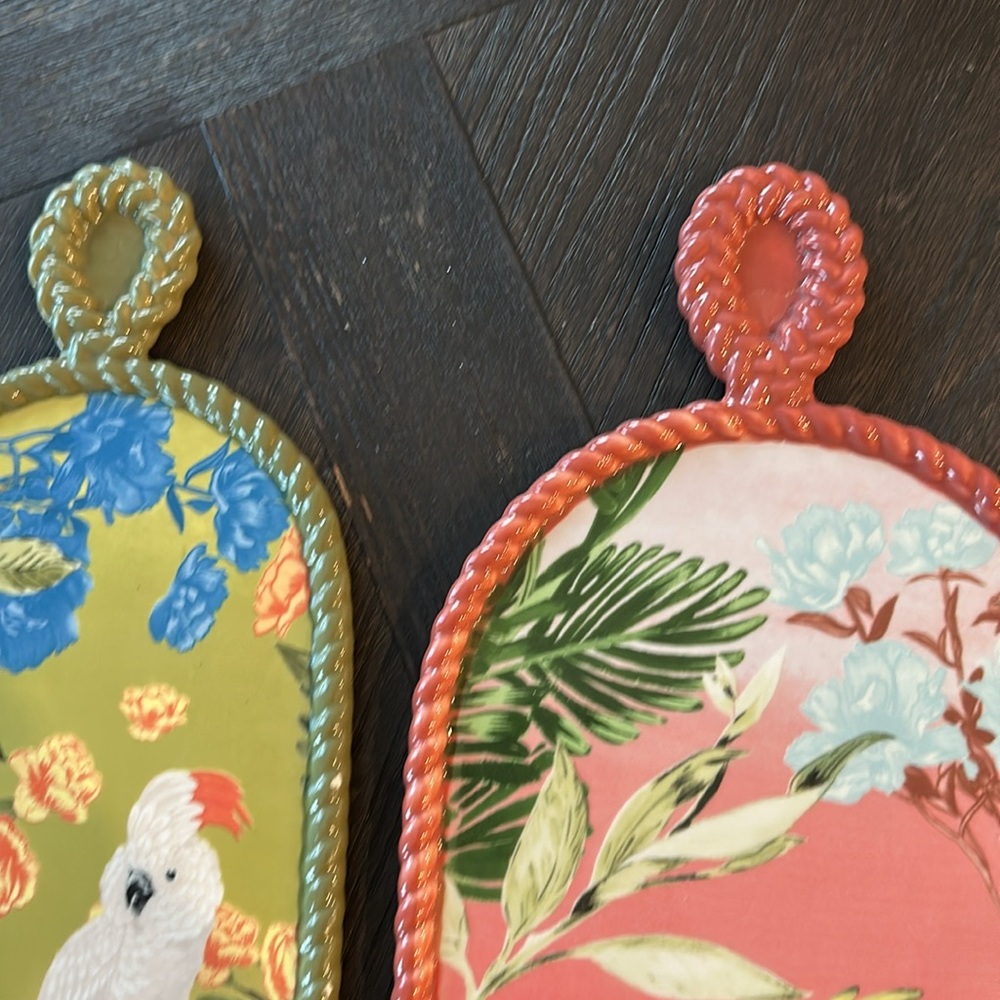 NWOT Anthropologie Pluma Handpainted Cheese Boards – Set of 2 (RARE, Sold Out) - Picture 7 of 11